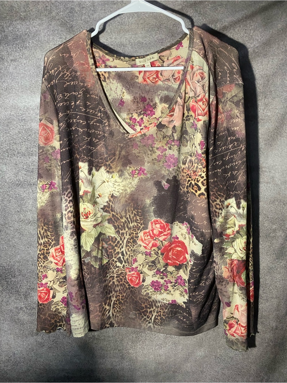 Xcit U.S.A. Vintage Floral Leopard Print V-Neck Long Sleeve Top 3X Y2K Script